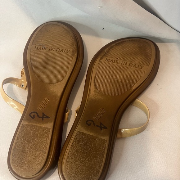 Gold and Brown  Toscanella Thong Sandals with Metallic Embellishments Size 8 - Picture 6 of 6